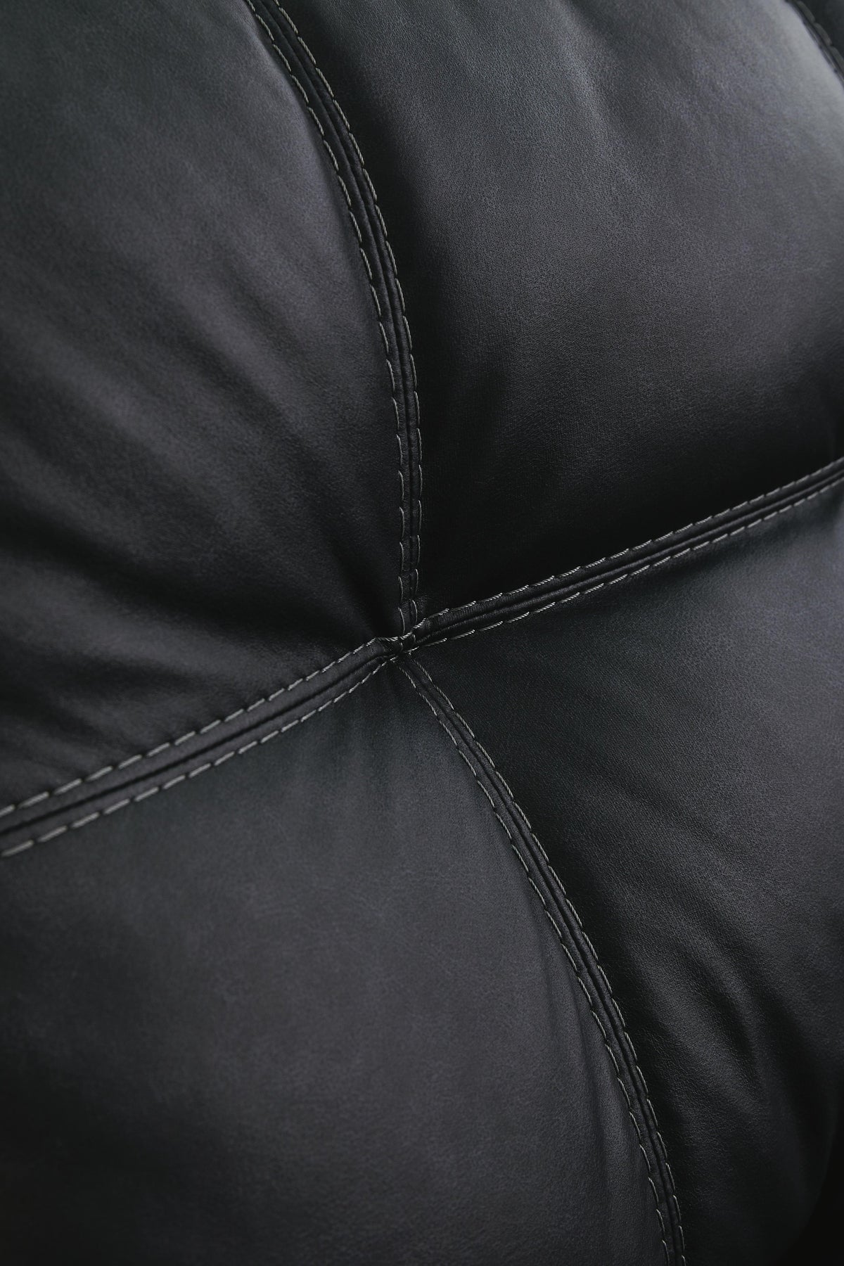 Barlin Mills Sectional - 17004S2, 17004S1 - finish or detail (supplier image 3)