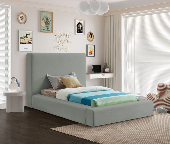 Devin - Bed