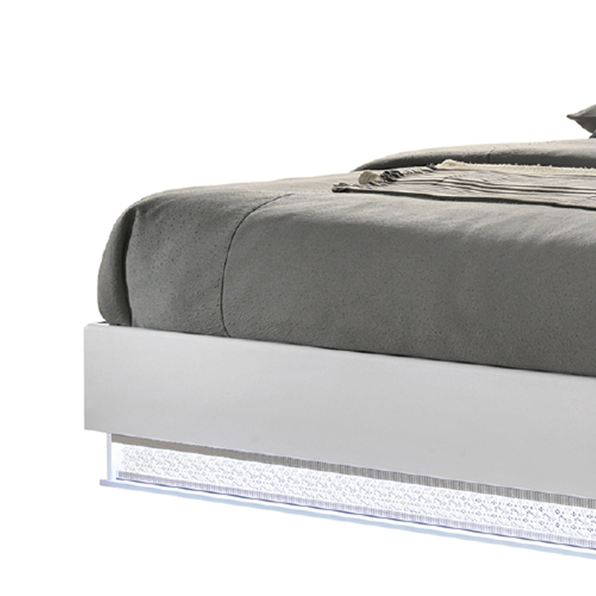 Glam White Bed - bed detail. Shared supplier photo; photographed size is not verified.